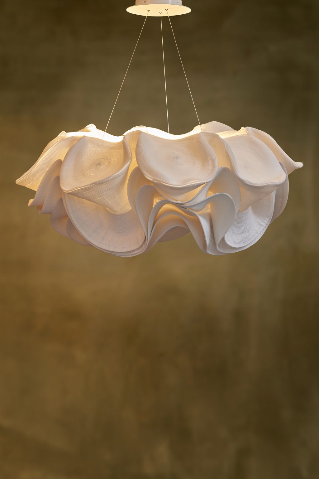 TREND Oversized Pendants & Ethereal, Sculptural Lighting Luxury